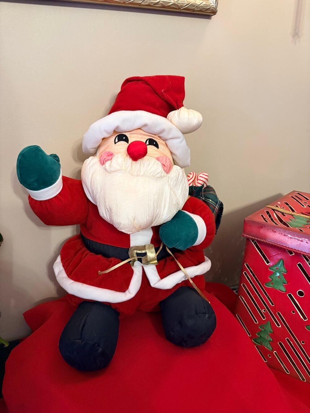 Vintage 1993 International Silver Co.  Santa Clause Plush Christmas Decor 15”